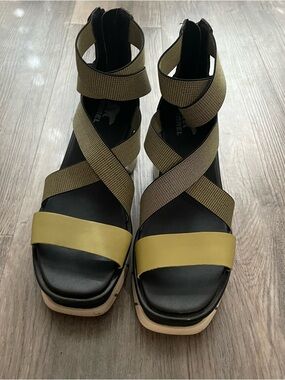 Sorel Olive and Black Crisscross Platform Sandals